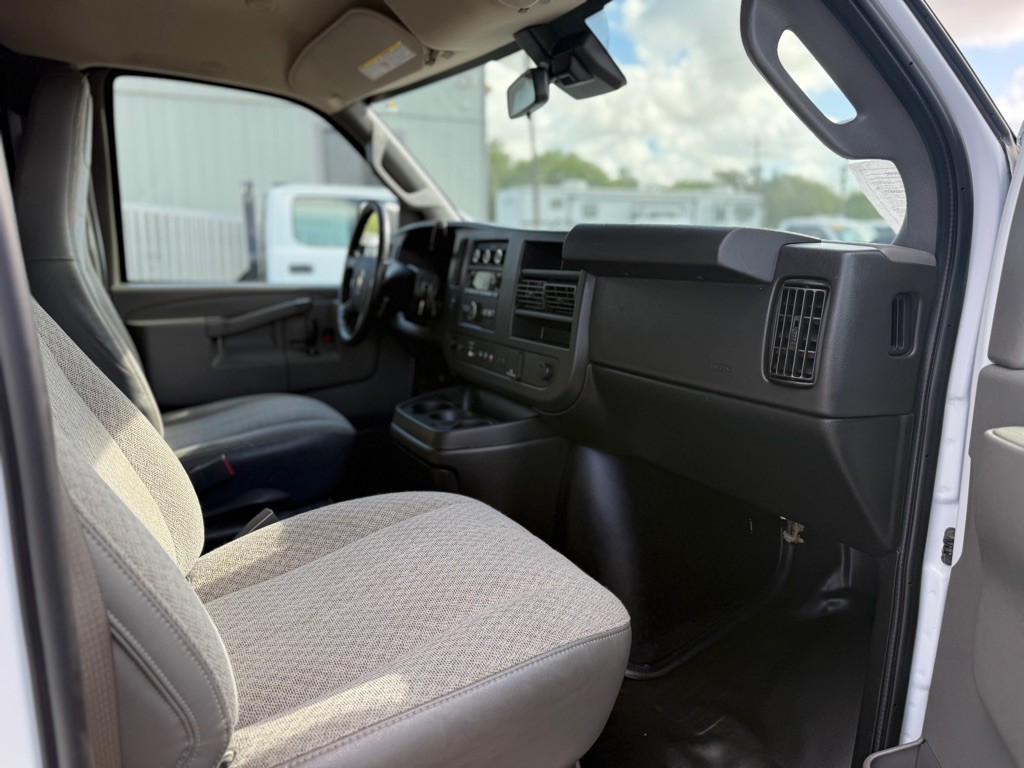 2020 Chevrolet Express Image 12