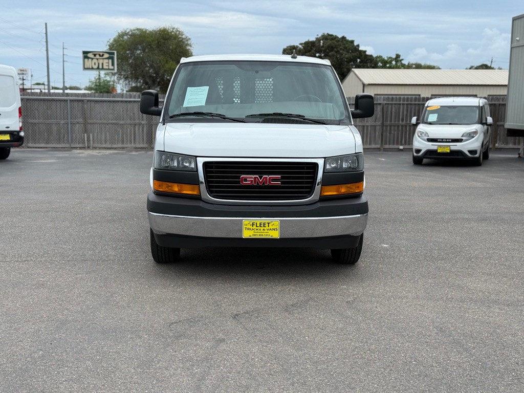 2023 GMC Savana Image 2
