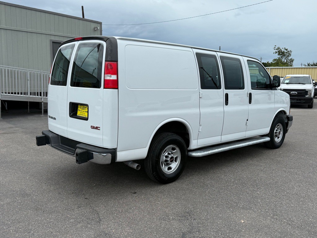 2023 GMC Savana Image 5