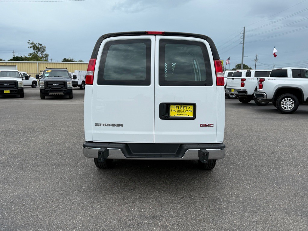 2023 GMC Savana Image 6