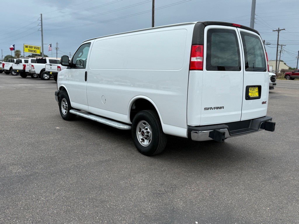 2023 GMC Savana Image 7