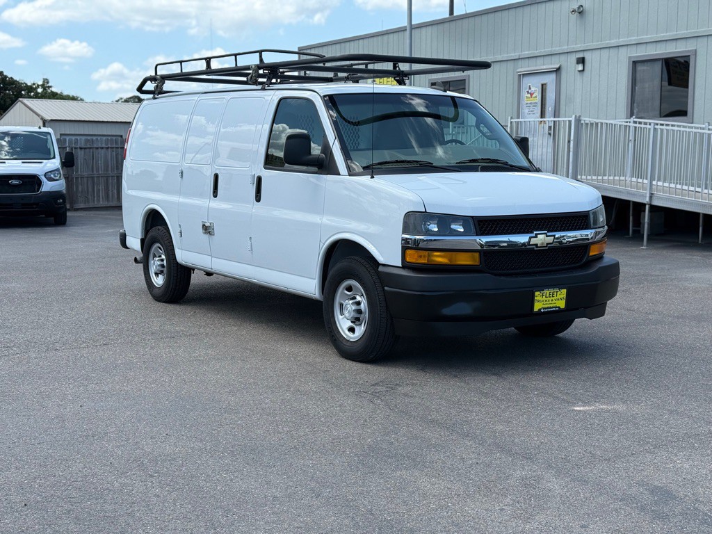 2019 Chevrolet Express Image 3
