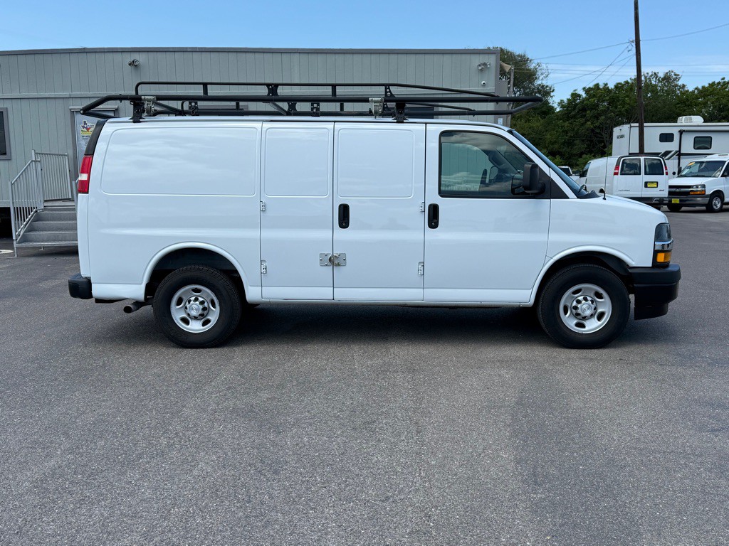 2019 Chevrolet Express Image 4