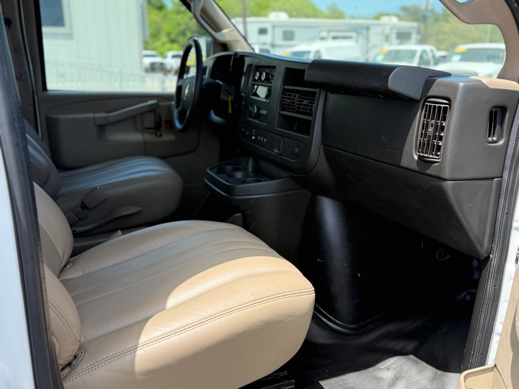 2019 Chevrolet Express Image 12
