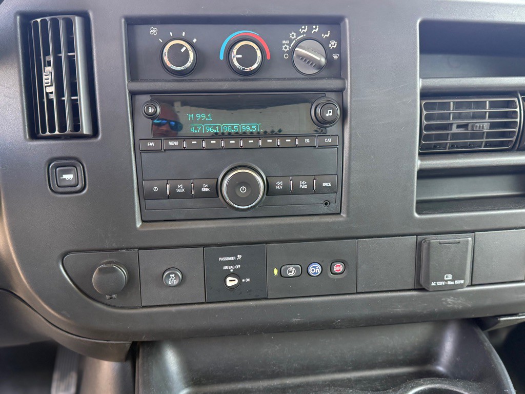 2019 Chevrolet Express Image 13