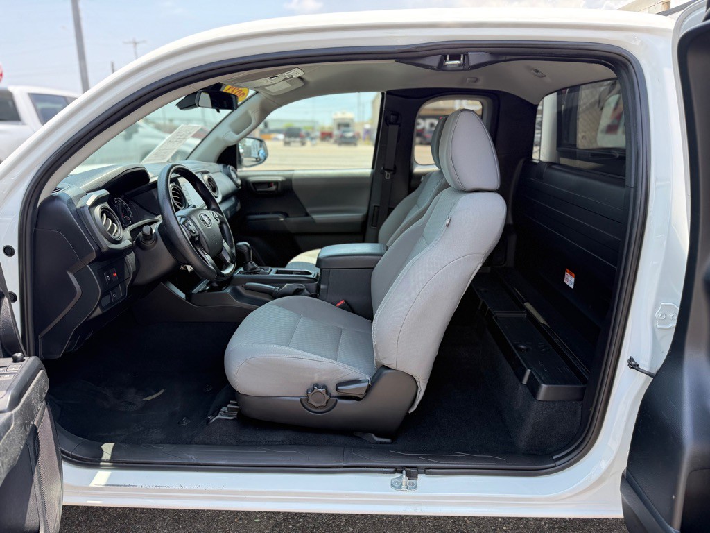 2021 Toyota Tacoma Image 10