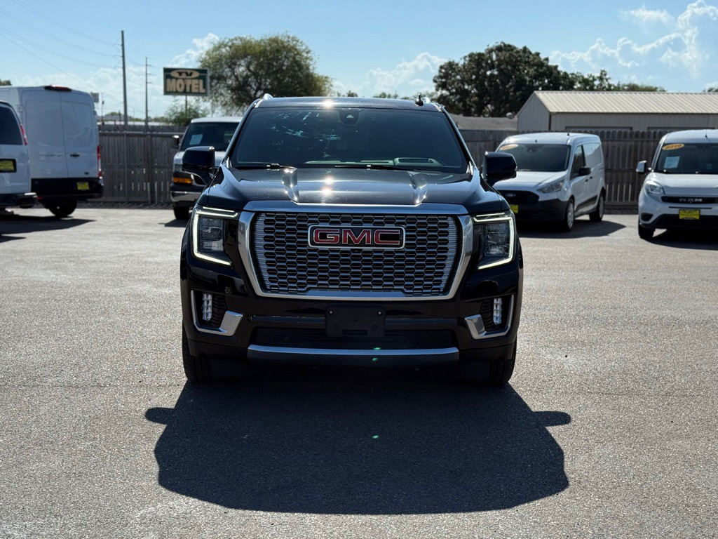 2022 GMC Yukon Image 2