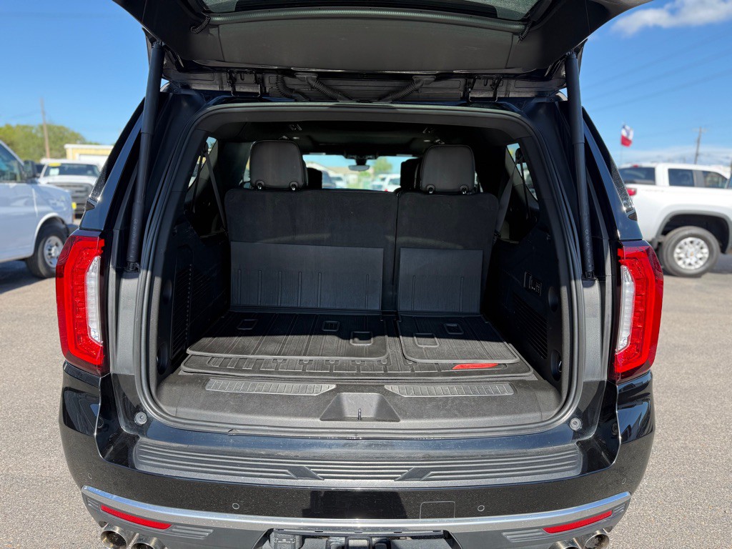 2022 GMC Yukon Image 11