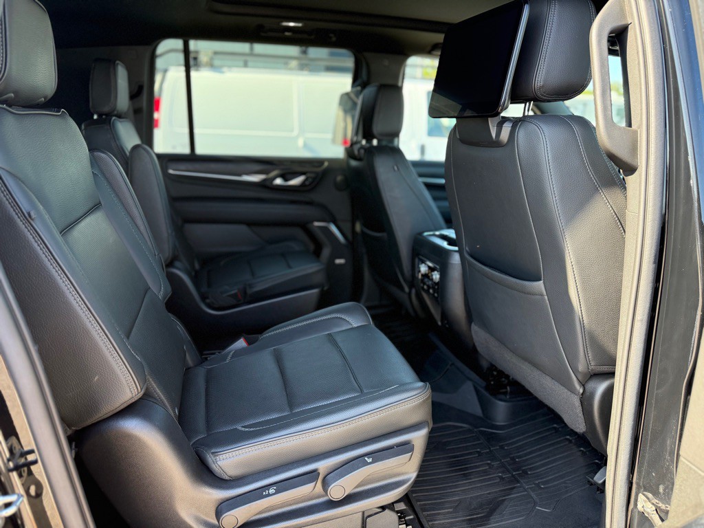 2022 GMC Yukon Image 13