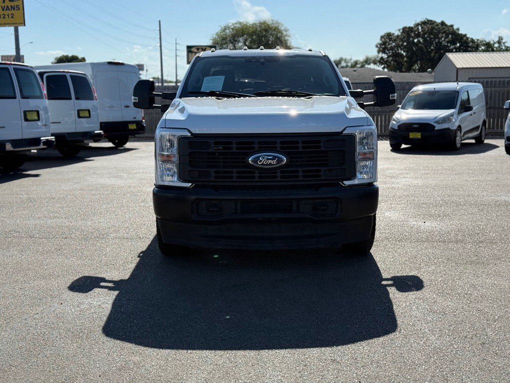2023 Ford F-250 Image 2