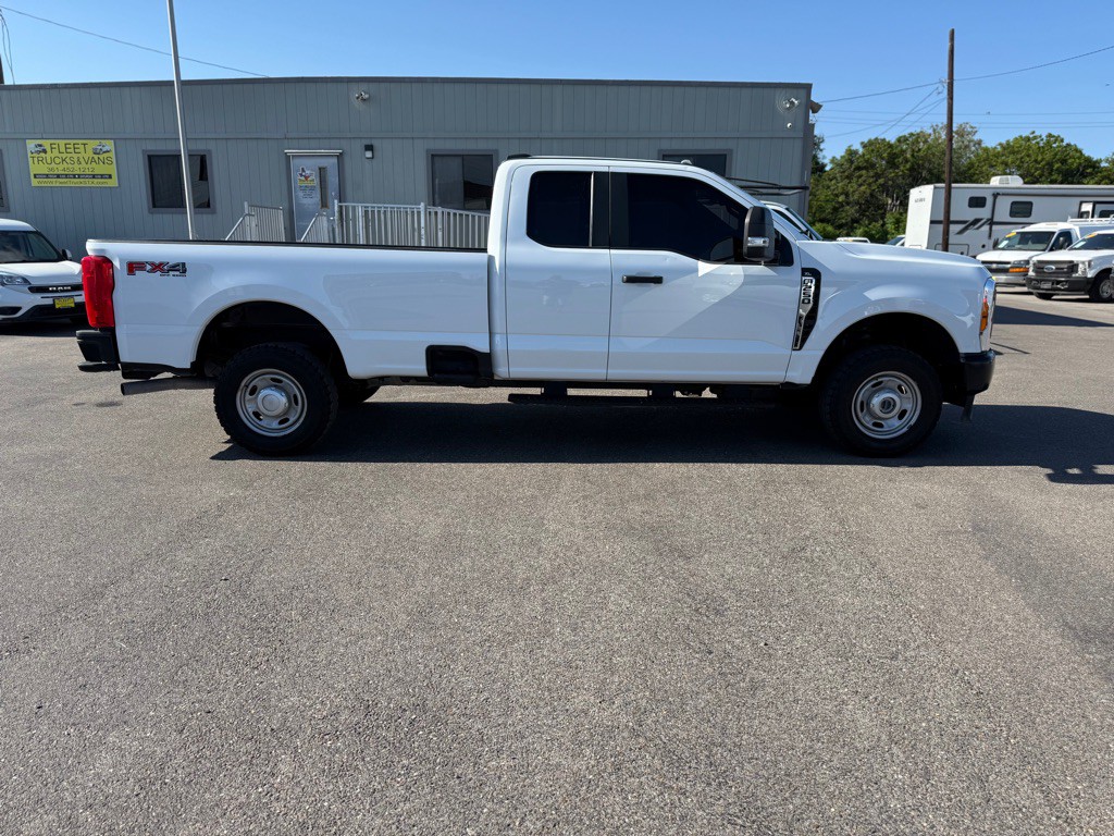 2023 Ford F-250 Image 4