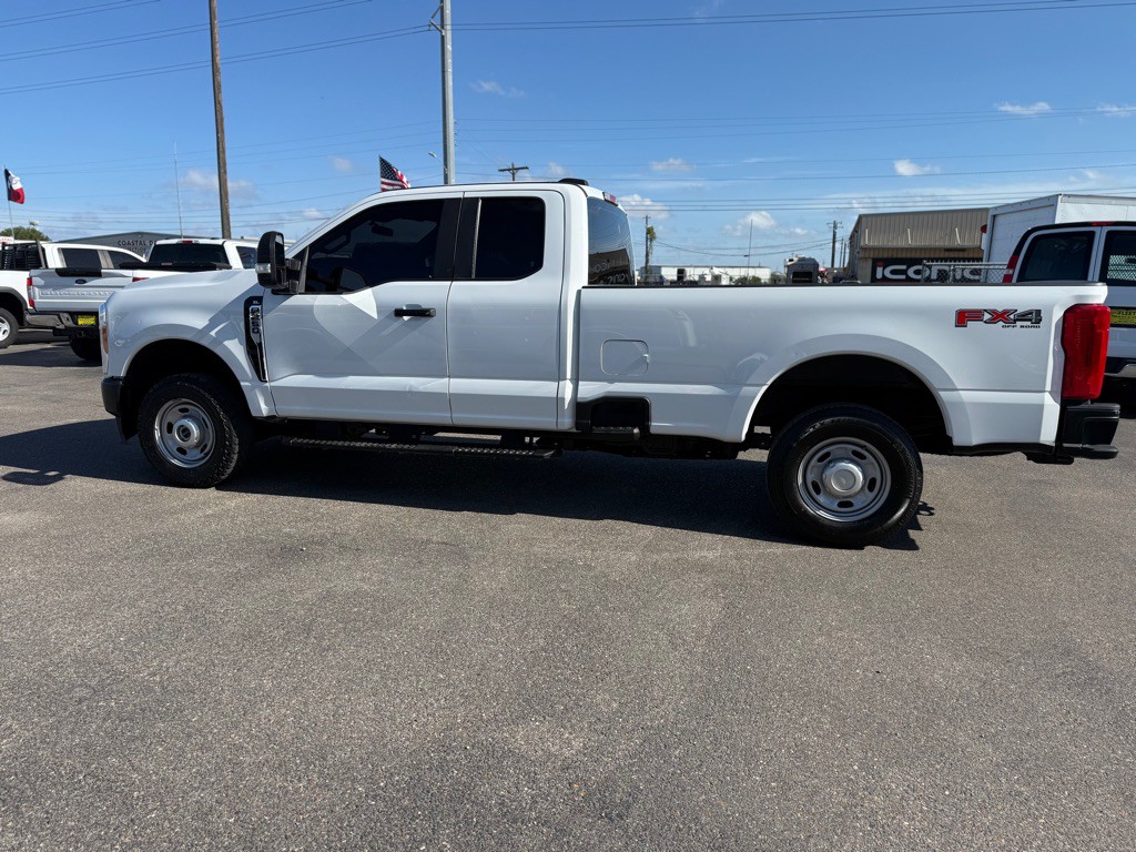 2023 Ford F-250 Image 8