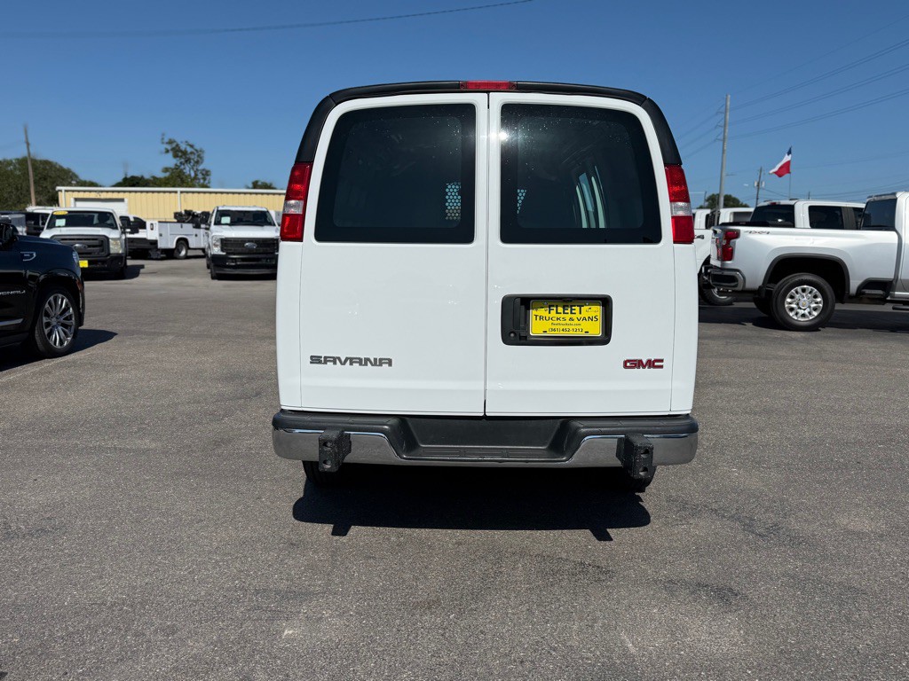 2023 GMC Savana Image 6