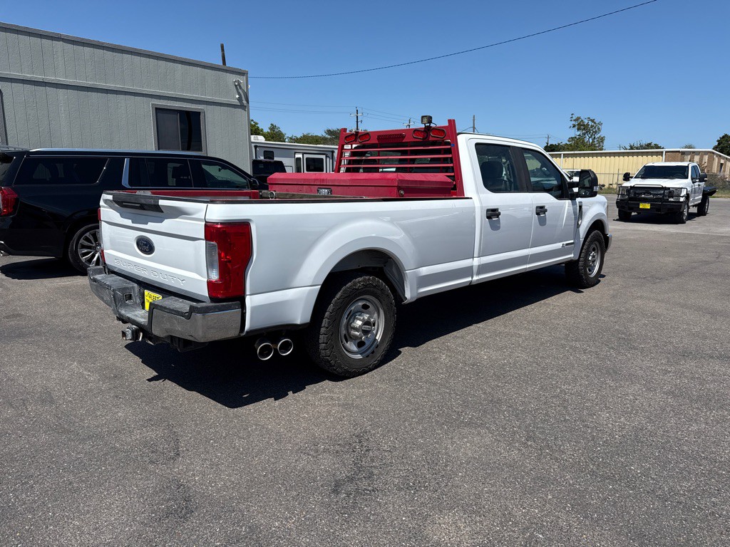 2017 Ford F-350 Image 2