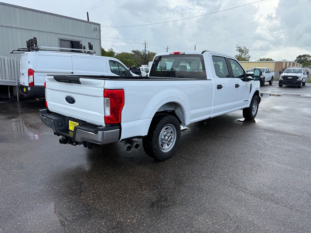 2017 Ford F-350 Image 2