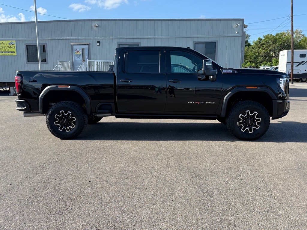 2025 GMC Sierra Image 4