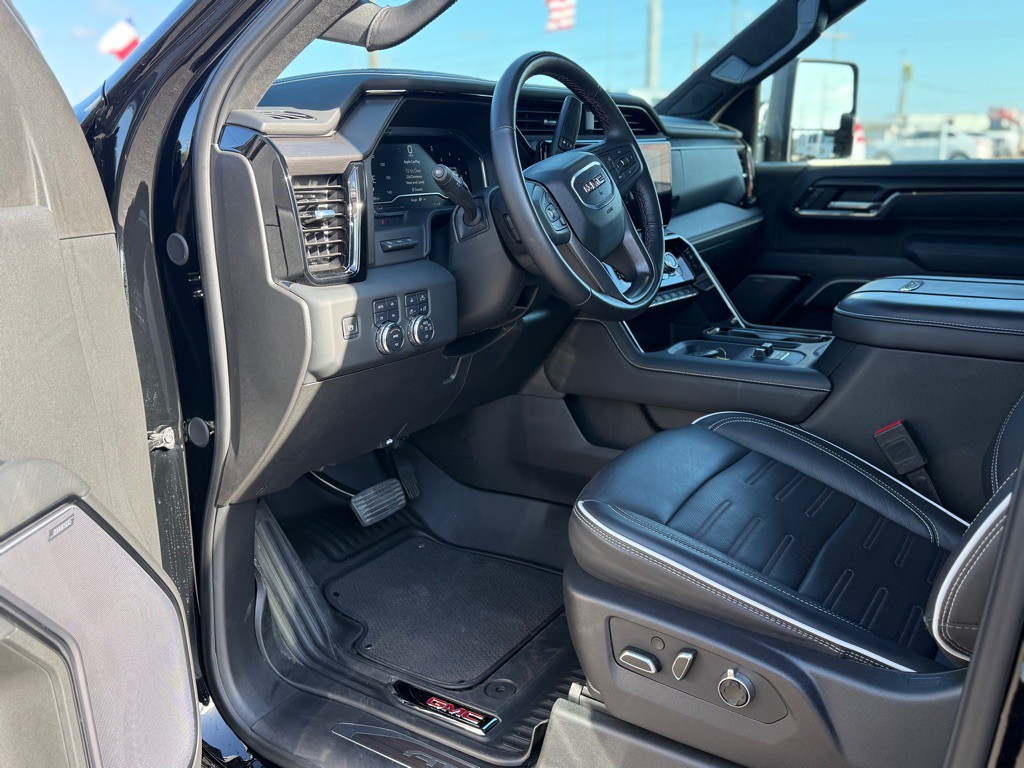2025 GMC Sierra Image 8