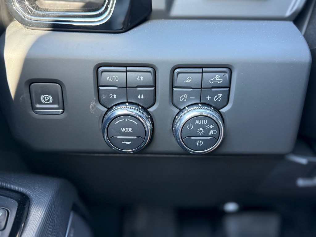 2025 GMC Sierra Image 17