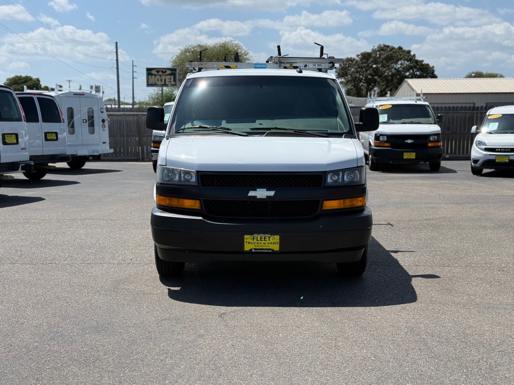 2018 Chevrolet Express Image 2