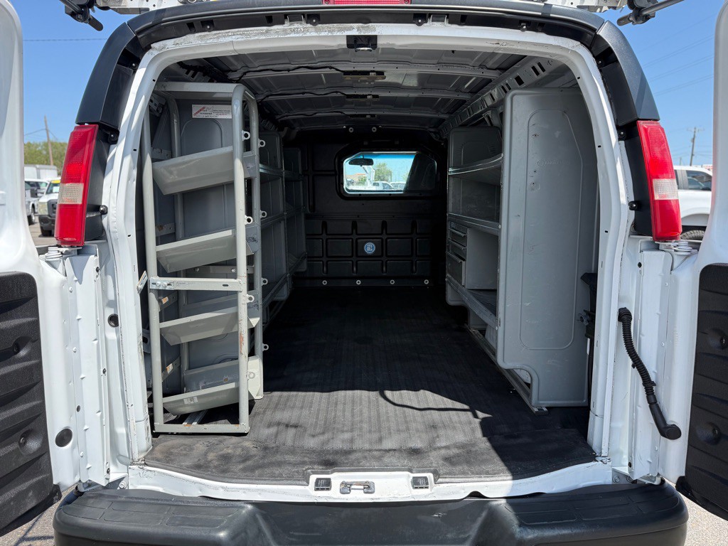 2018 Chevrolet Express Image 10