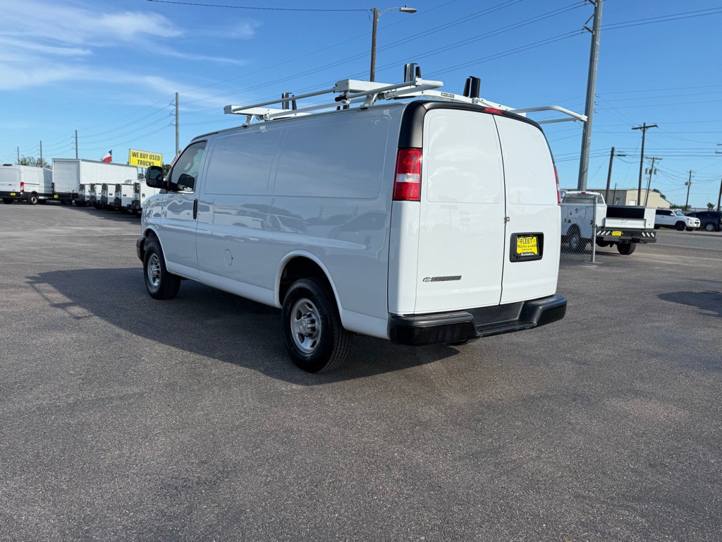 2022 Chevrolet Express Image 7