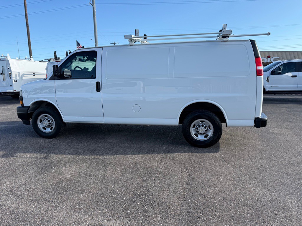 2022 Chevrolet Express Image 8