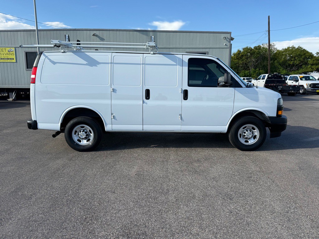 2022 Chevrolet Express Image 5