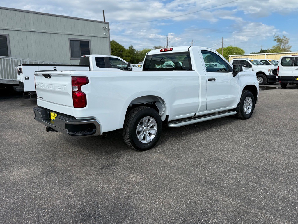 2024 Chevrolet Silverado 1500 Image 2