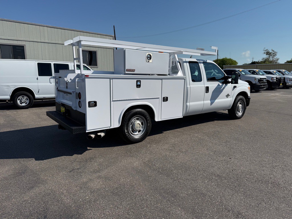 2015 Ford F-350 Image 2