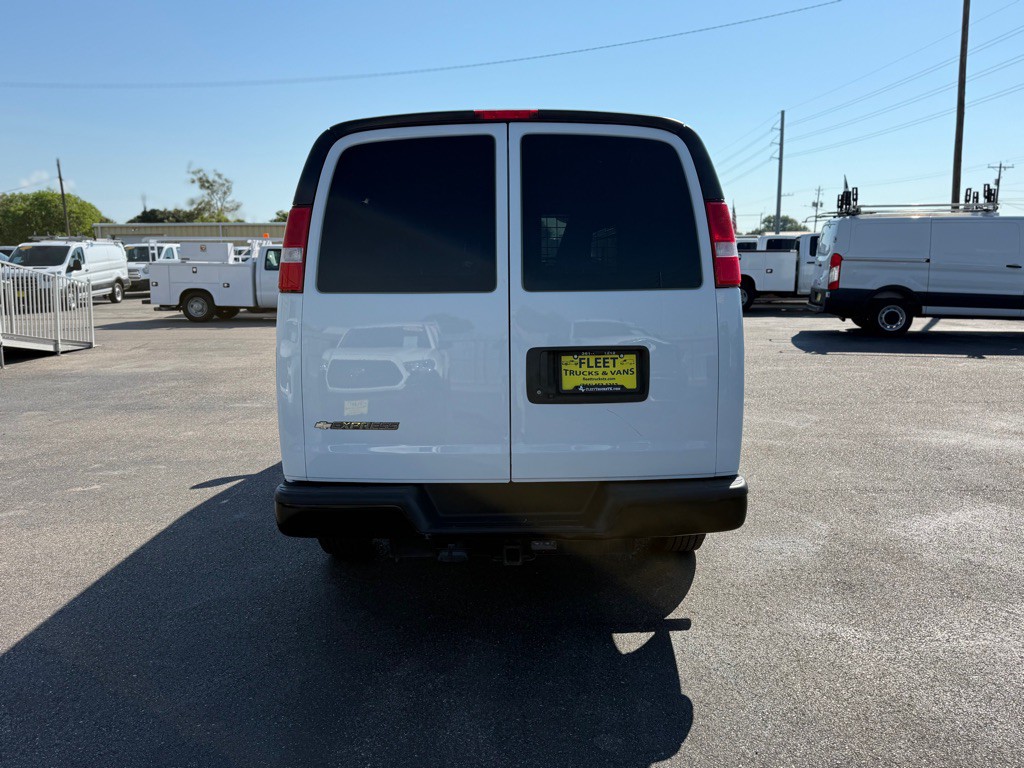 2021 Chevrolet Express Image 6