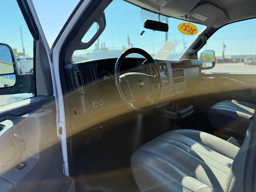 2021 Chevrolet Express Image 9