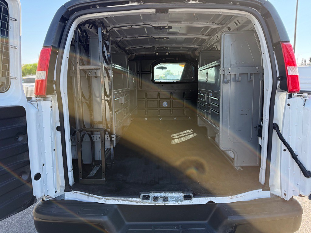 2021 Chevrolet Express Image 10