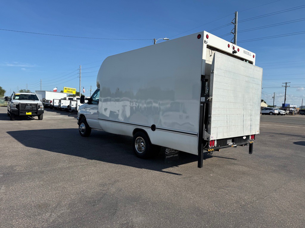 2016 Ford Econoline Image 7