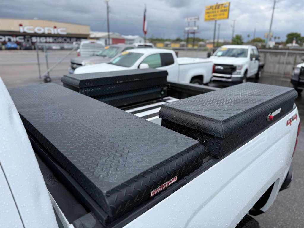 2017 Chevrolet Silverado 1500 Image 11