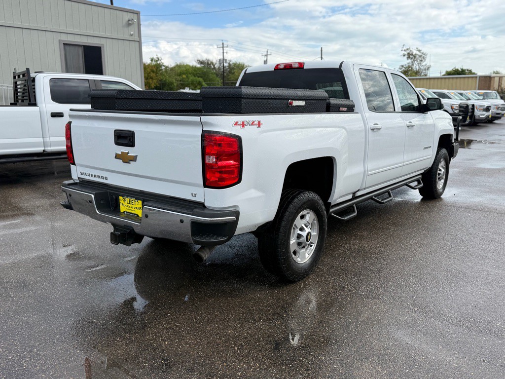 2017 Chevrolet Silverado 1500 Image 2
