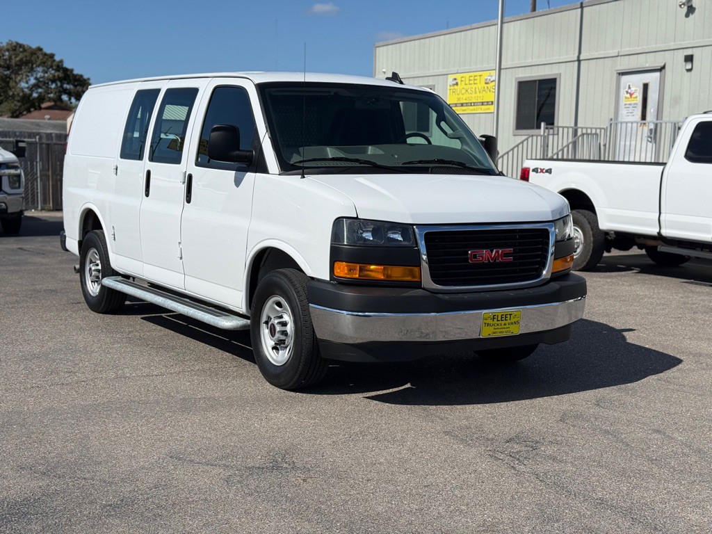 2024 GMC Savana Image 3