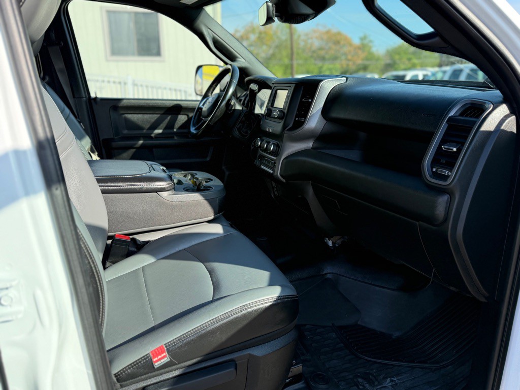 2022 RAM 3500 Image 11