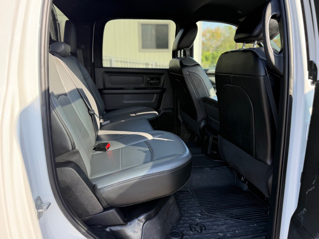 2022 RAM 3500 Image 12