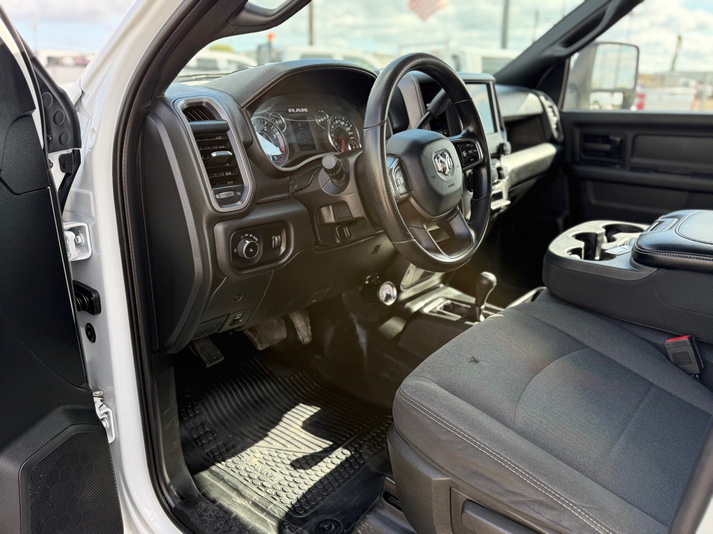 2023 RAM 2500 Image 9