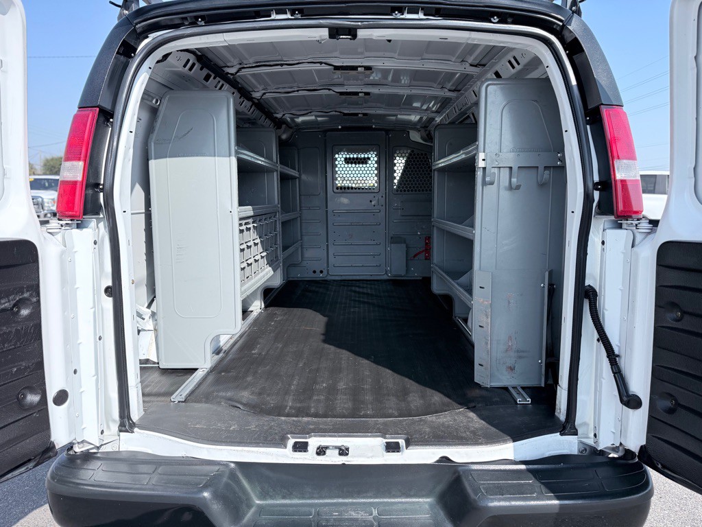 2020 Chevrolet Express Image 10