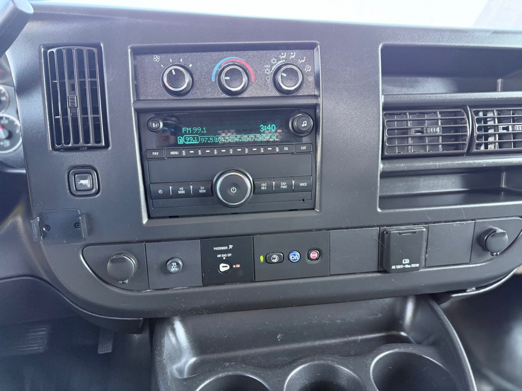 2020 Chevrolet Express Image 13