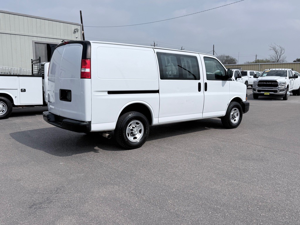 2021 Chevrolet Express Image 5