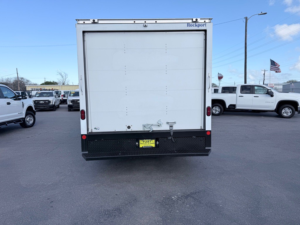 2022 Chevrolet Express Image 6