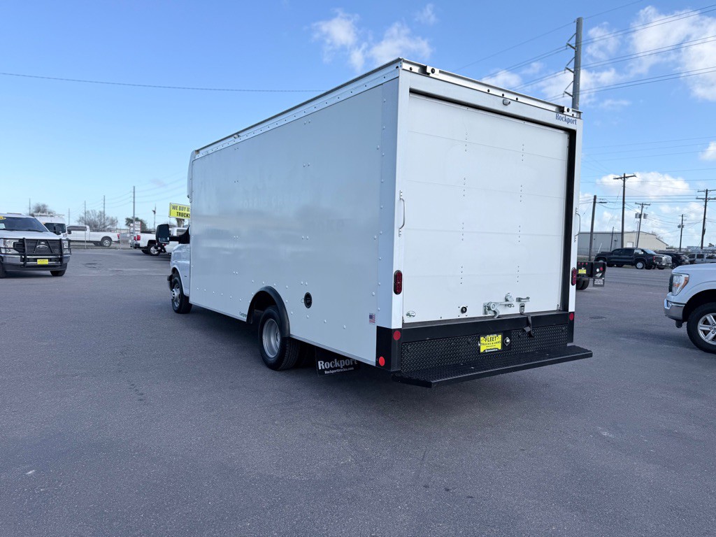 2022 Chevrolet Express Image 7