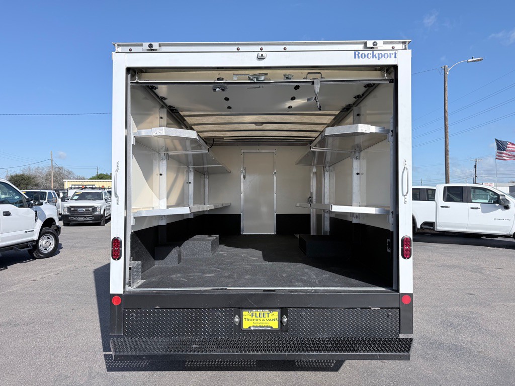 2022 Chevrolet Express Image 11