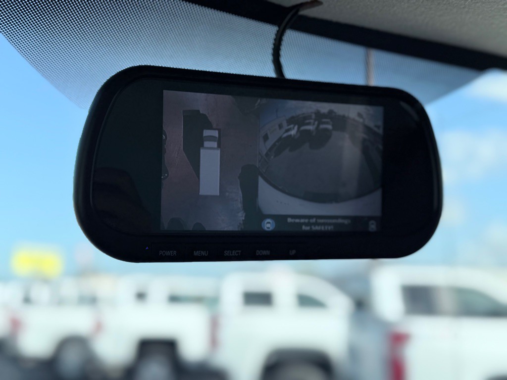 2022 Chevrolet Express Image 15