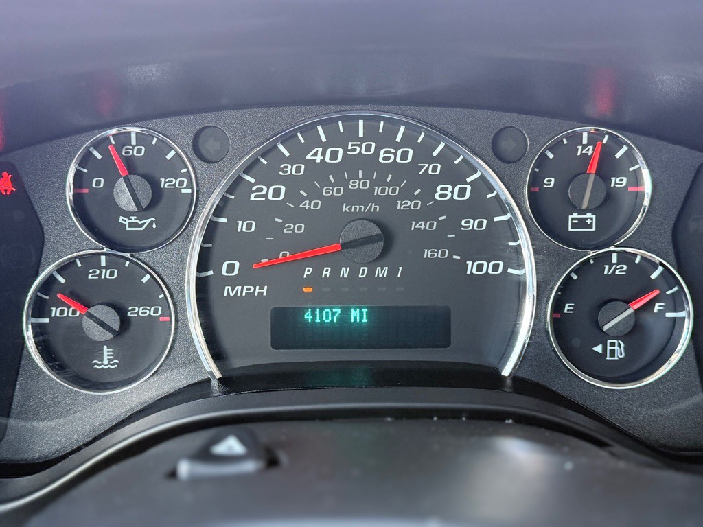 2022 Chevrolet Express Image 16