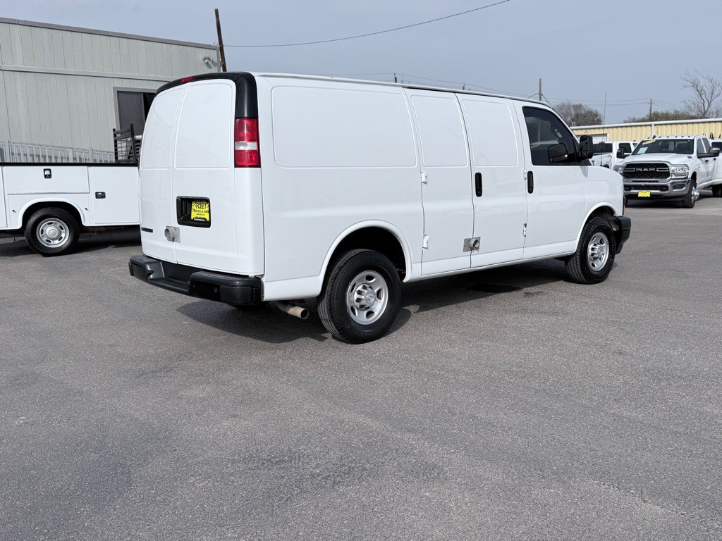 2020 Chevrolet Express Image 5
