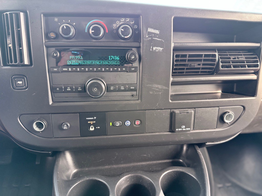 2020 Chevrolet Express Image 13