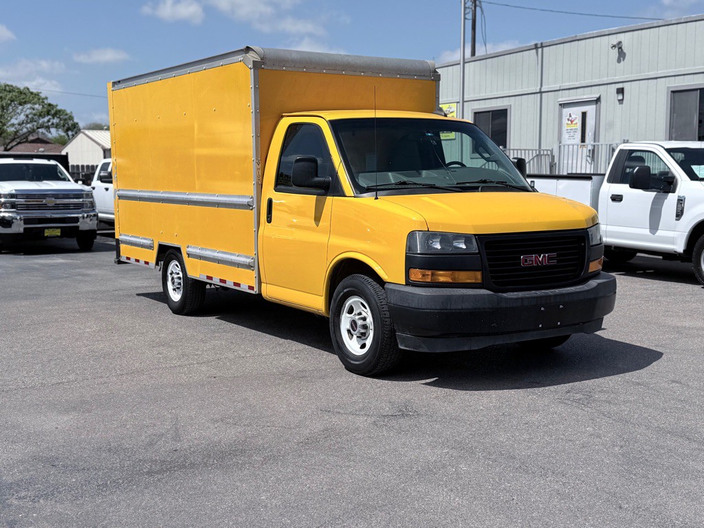 2018 GMC Savana Image 3